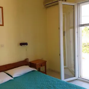 Yellow House Apartment Lassi (Kefalonia)