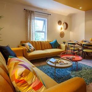 With Airhgt @ Luxe In Apartment Harrogate